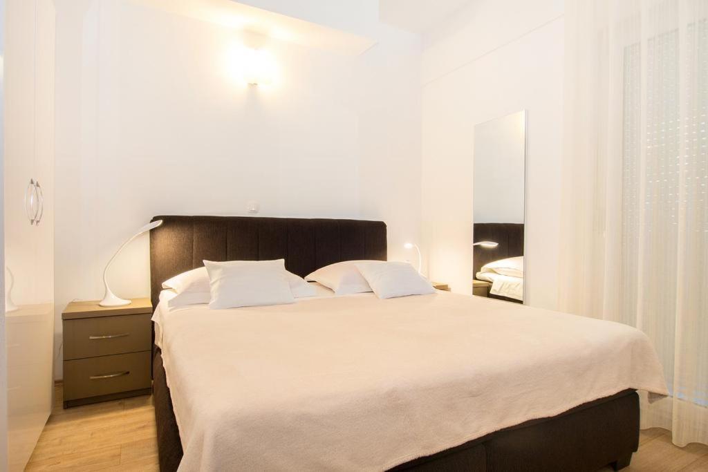 Bed & Breakfast Pino Podstrana Buitenkant foto