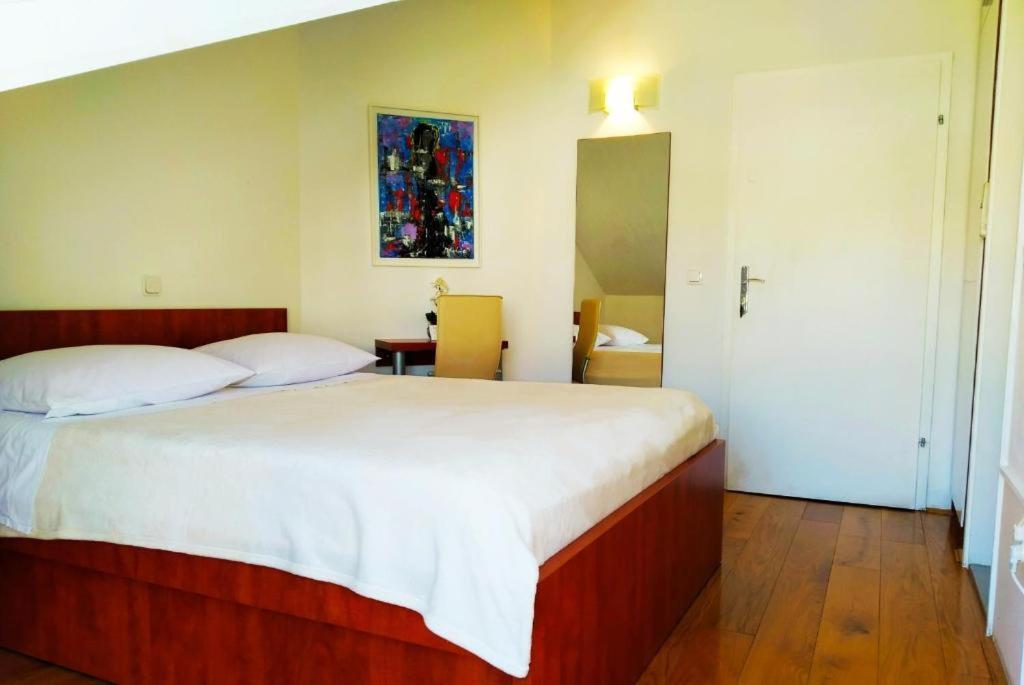 Bed & Breakfast Pino Podstrana Kamer foto