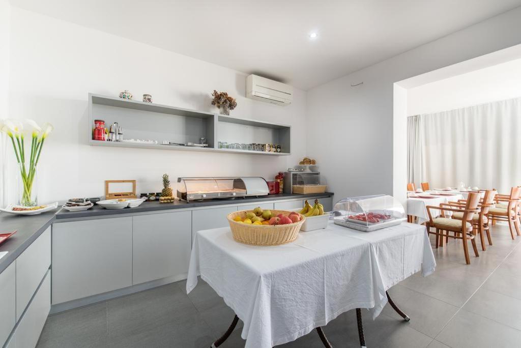 Bed & Breakfast Pino Podstrana Buitenkant foto